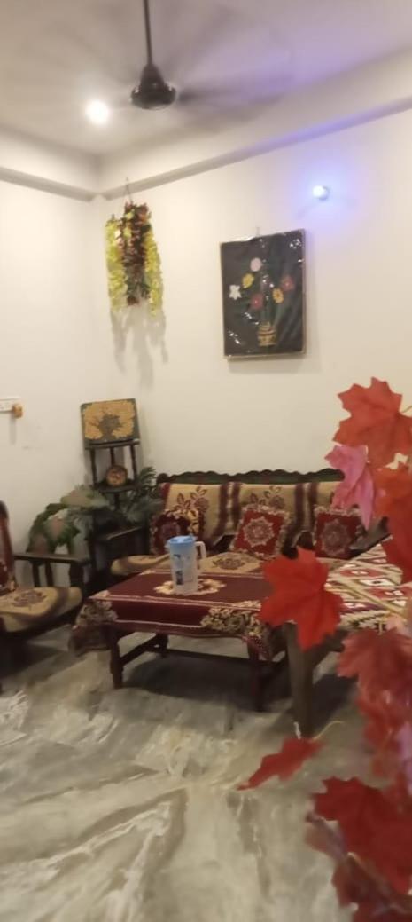 Vaibhav Sadan Dharmsala Hotel Ayodhya Buitenkant foto
