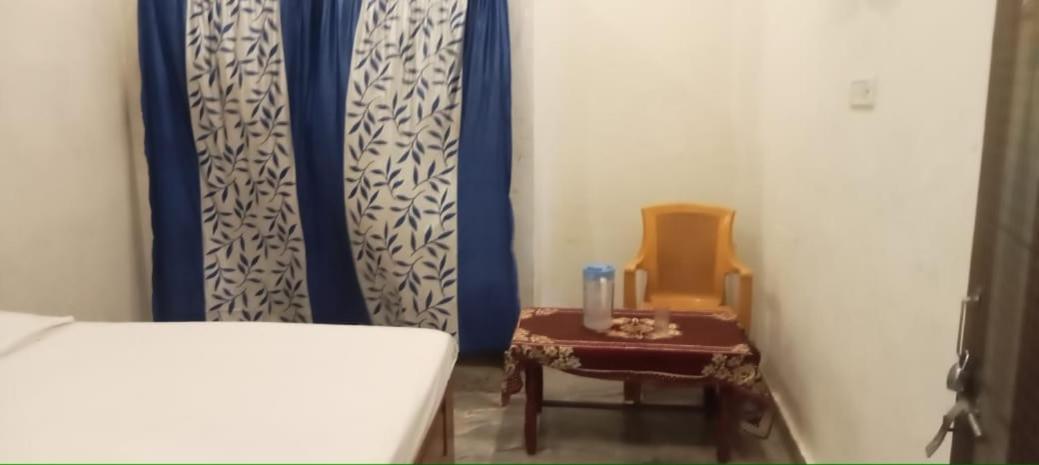 Vaibhav Sadan Dharmsala Hotel Ayodhya Buitenkant foto